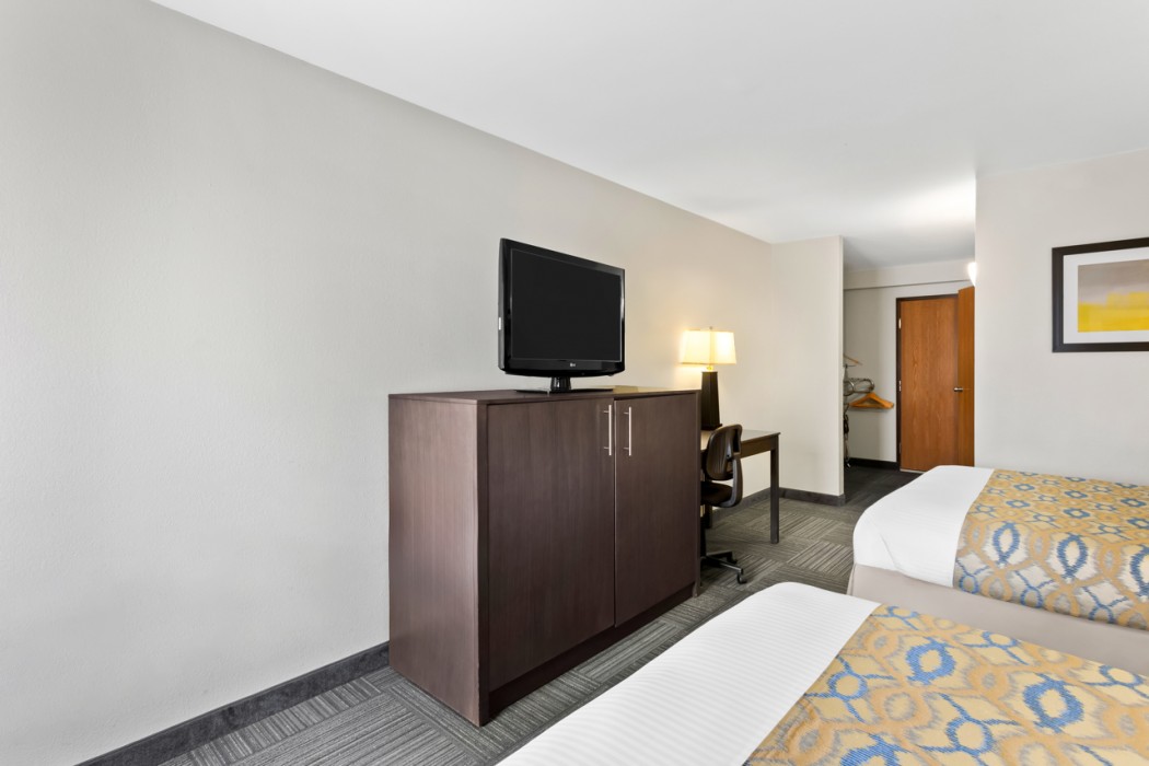 Best Western Naperville Inn 4/24