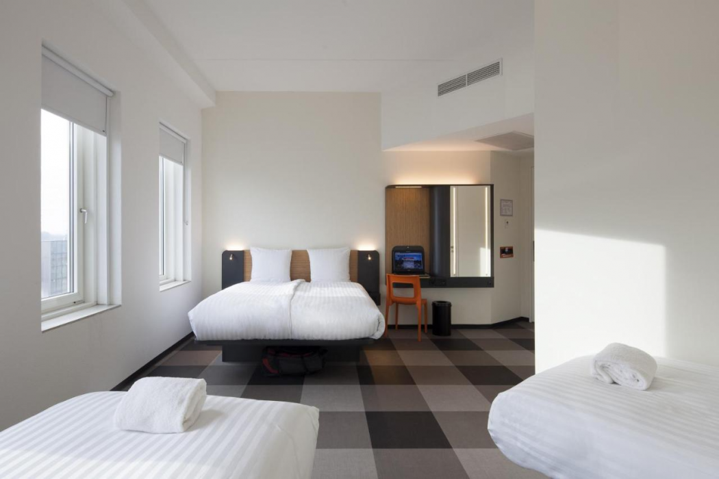 easyHotel Amsterdam Arena Boulevard 8/14
