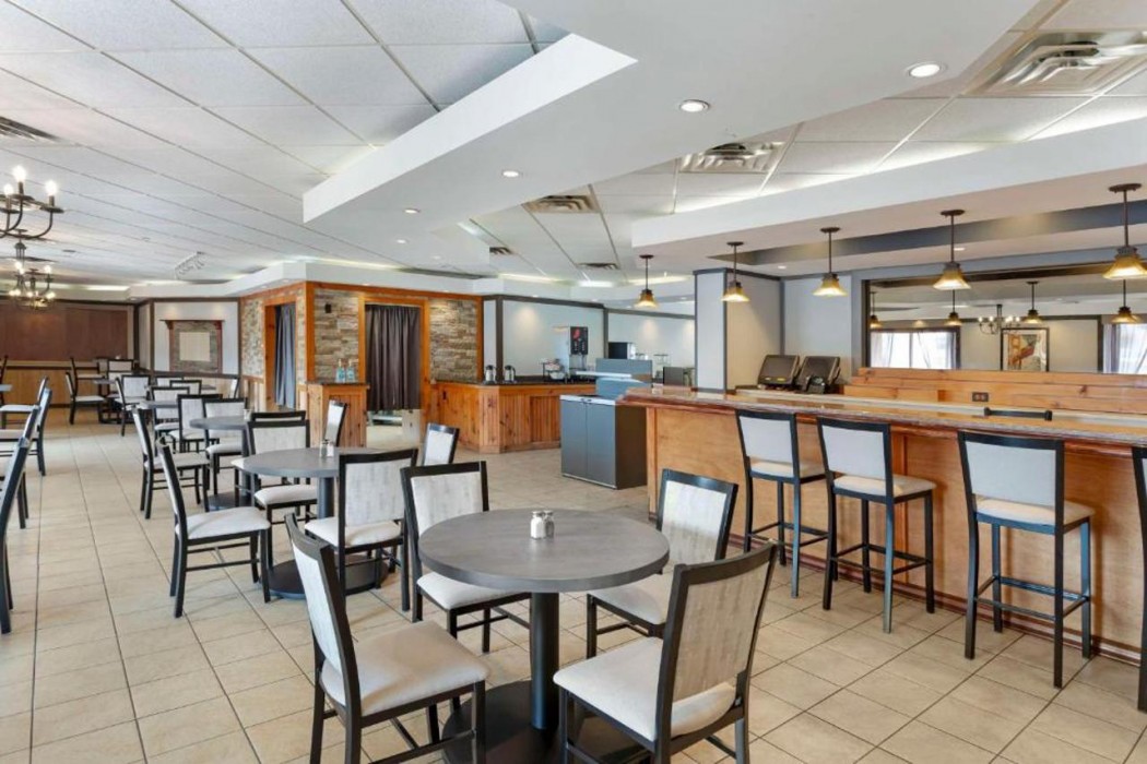 Best Western Mill River Manor 25/39