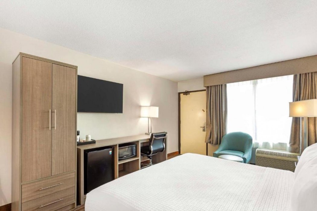Best Western Mill River Manor 21/39