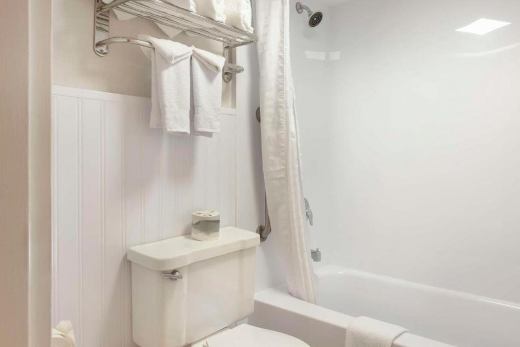 Best Western Mill River Manor 22/39