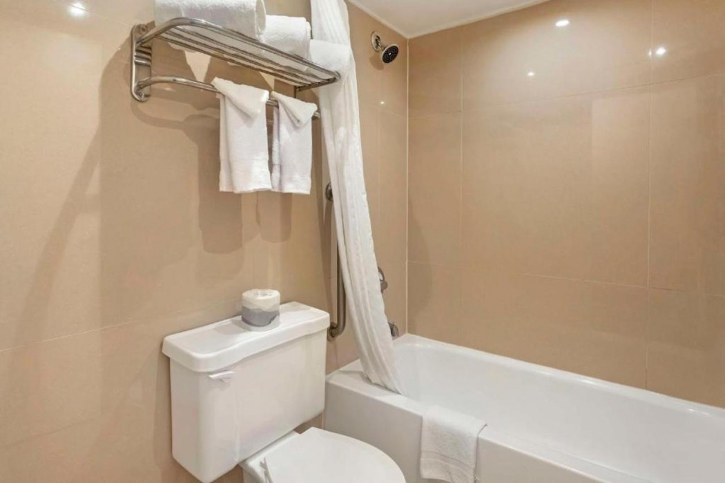Best Western Mill River Manor 23/39