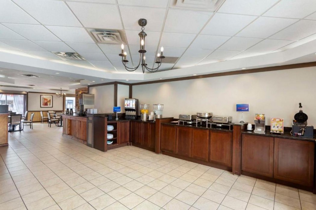 Best Western Mill River Manor 28/39