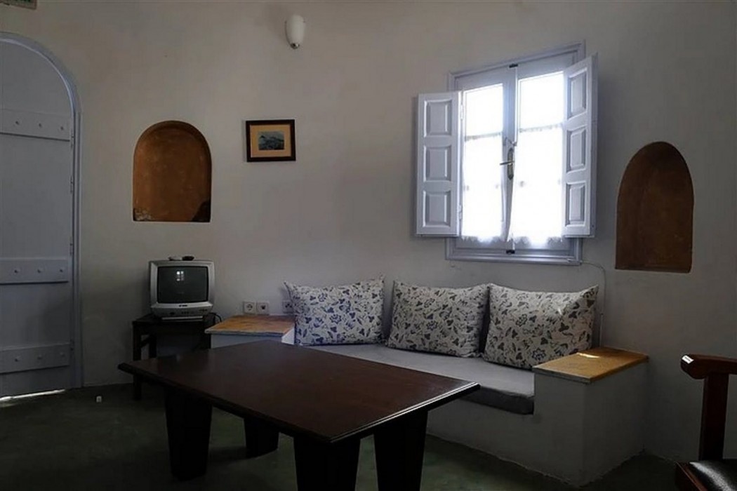 HARAKI STUDIOS & APARTMENTS 17/27