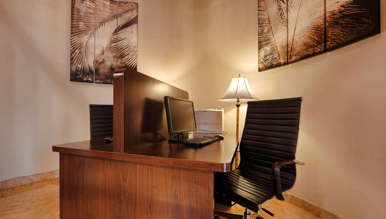 Best Western Plus Newport Mesa Inn 41/47