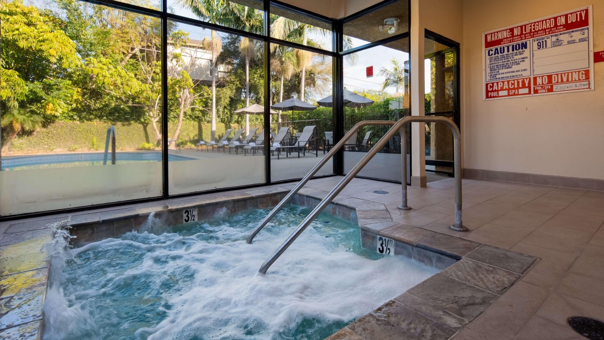 Best Western Plus Newport Mesa Inn 21/47