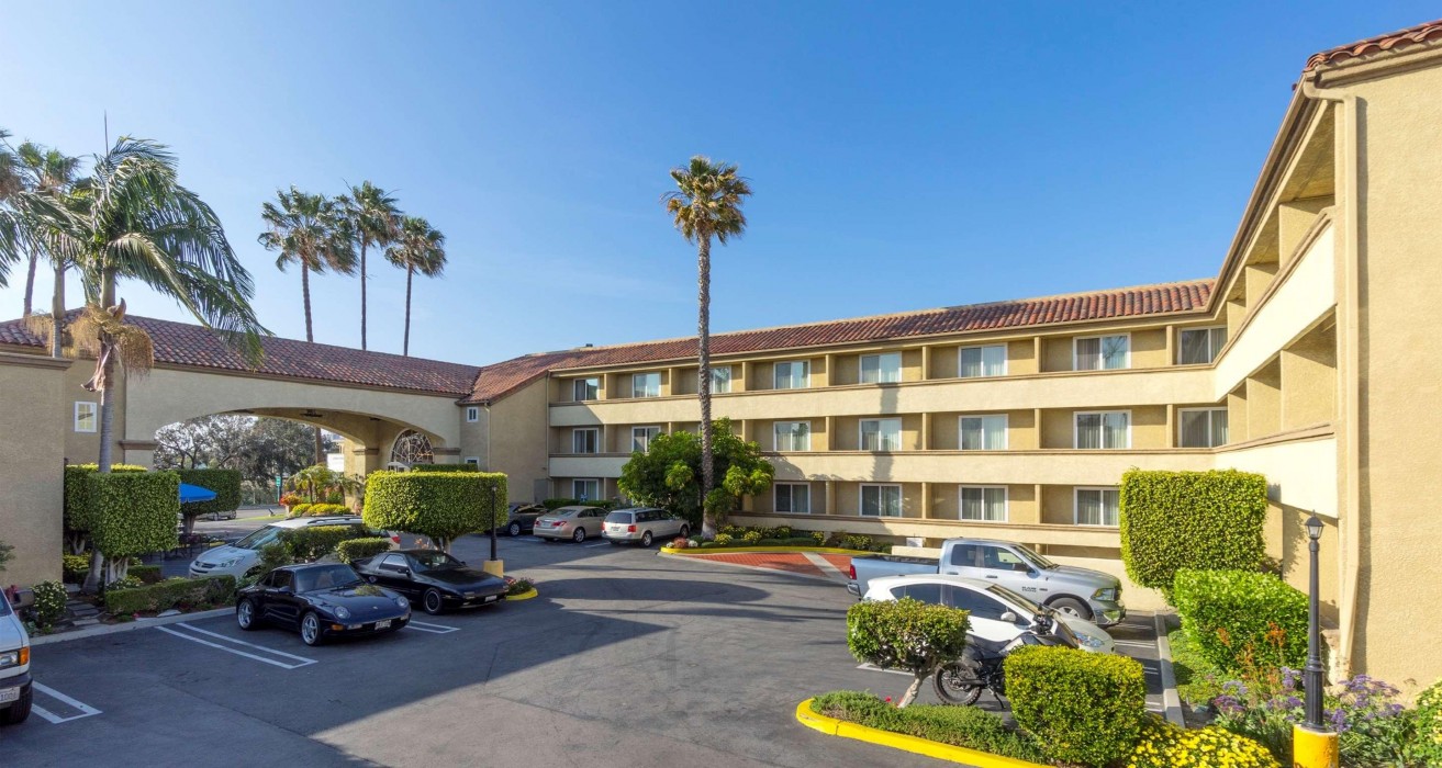 Best Western Plus Newport Mesa Inn 2/47