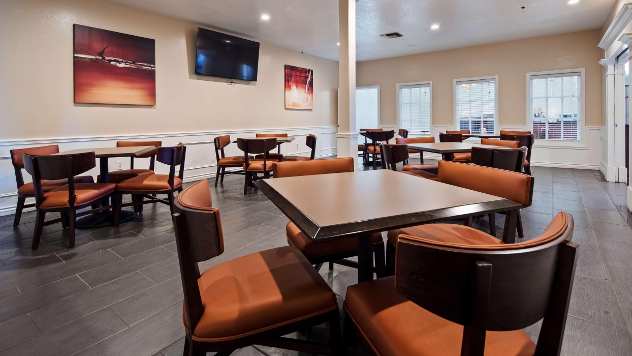 Best Western Plus Newport Mesa Inn 35/47
