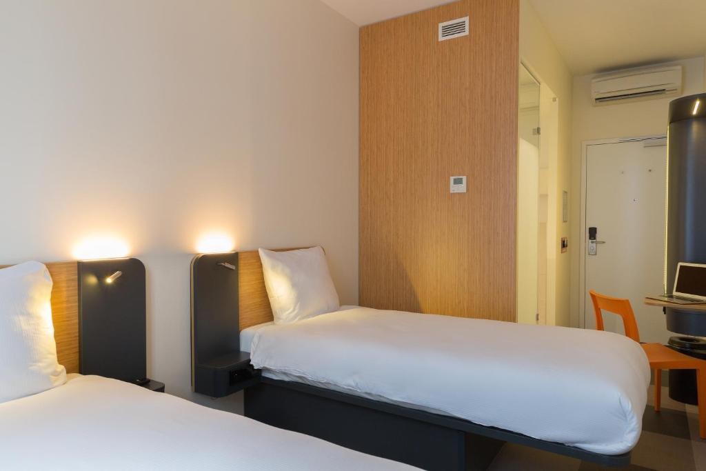 easyHotel Brussels City Centre 14/25