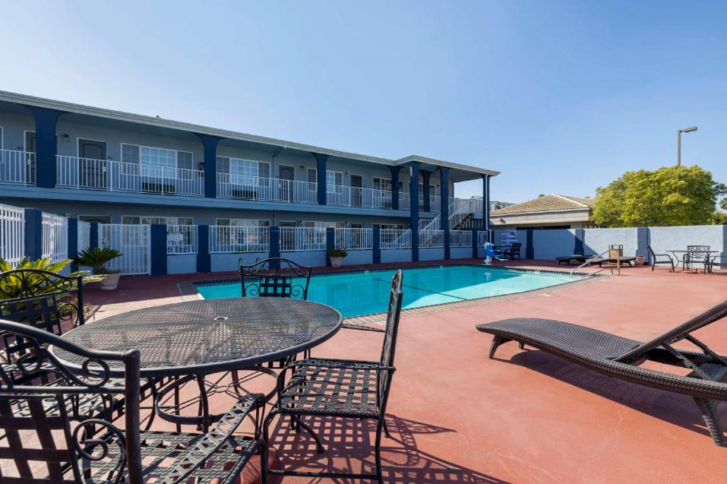 Best Western Orange Plaza 16/26