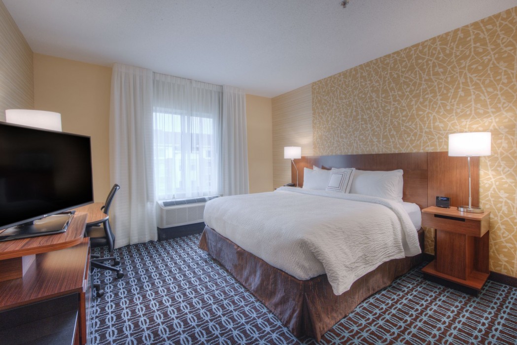 Fairfield Inn And Suites By Marriott Charlotte Airport 35/100