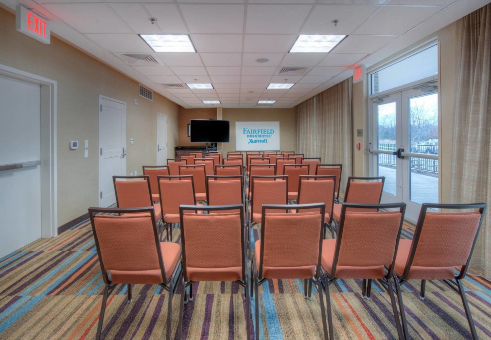 Fairfield Inn And Suites By Marriott Charlotte Airport 38/100