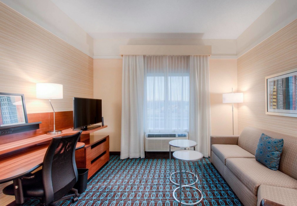 Fairfield Inn And Suites By Marriott Charlotte Airport 48/100