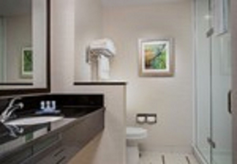 Fairfield Inn And Suites By Marriott Charlotte Airport 66/100