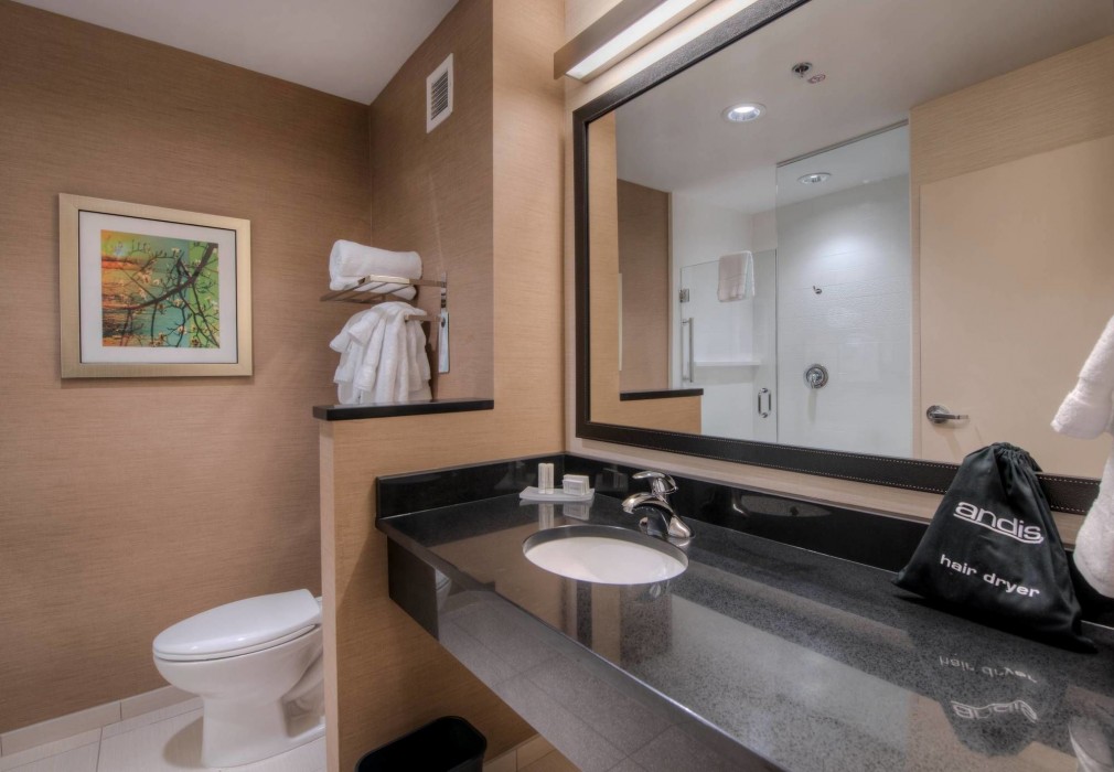 Fairfield Inn And Suites By Marriott Charlotte Airport 58/100