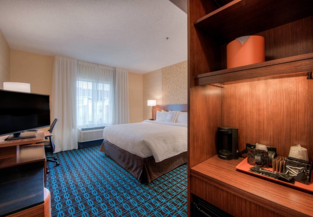 Fairfield Inn And Suites By Marriott Charlotte Airport 30/100
