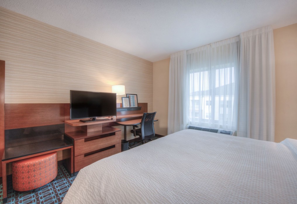 Fairfield Inn And Suites By Marriott Charlotte Airport 40/100