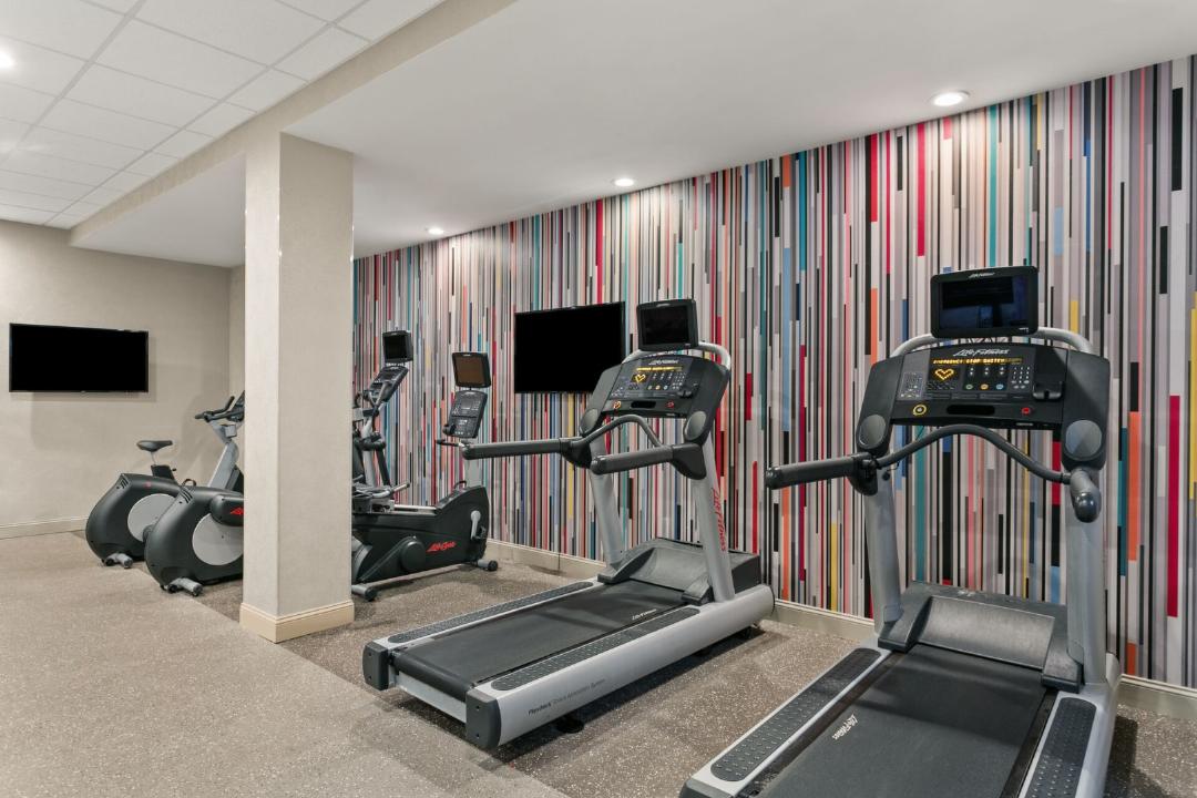 Sonesta Hotel Baltimore Inner Harbor 25/60