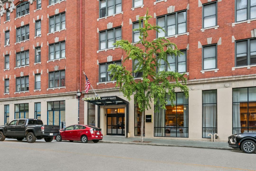 Sonesta Hotel Baltimore Inner Harbor 2/60