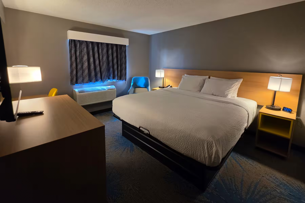Days Inn by Wyndham Waukegan 7/17