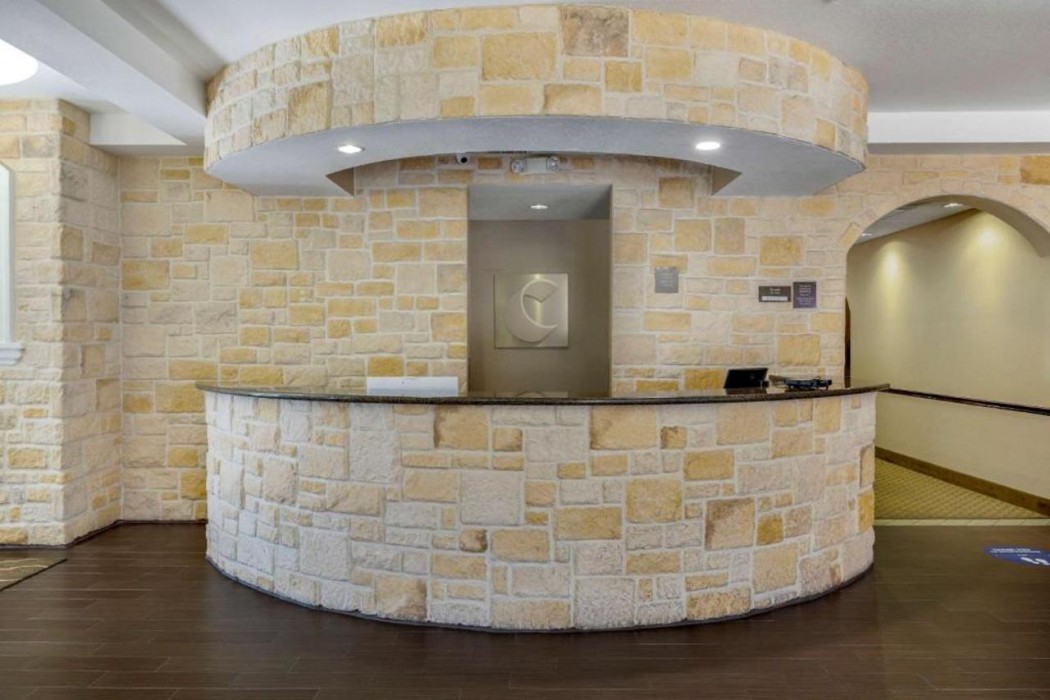 Comfort Suites Benbrook - Fort Worth Southwest 5/23