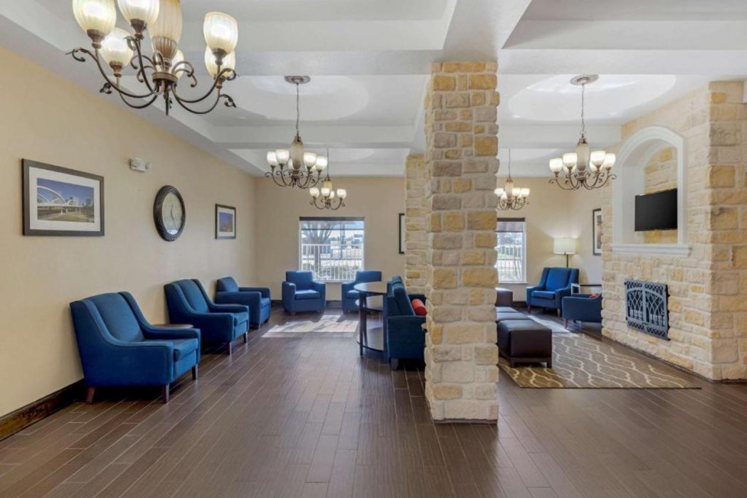 Comfort Suites Benbrook - Fort Worth Southwest 7/23