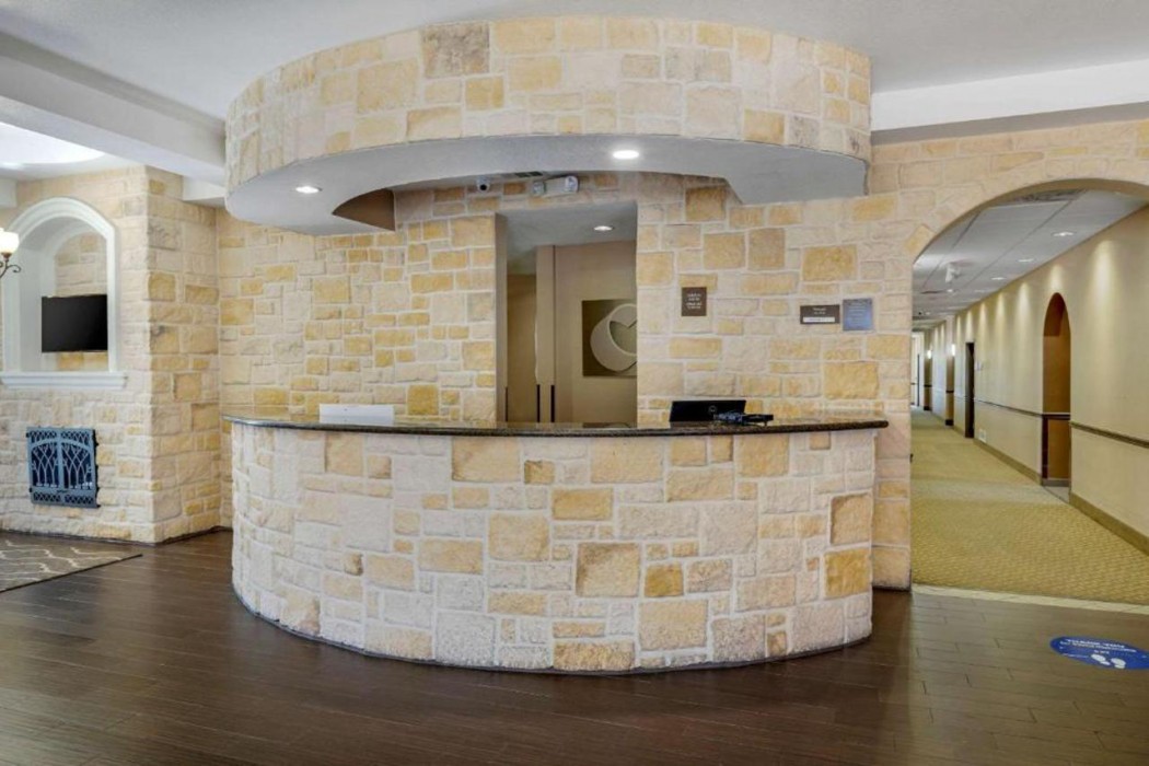 Comfort Suites Benbrook - Fort Worth Southwest 6/23