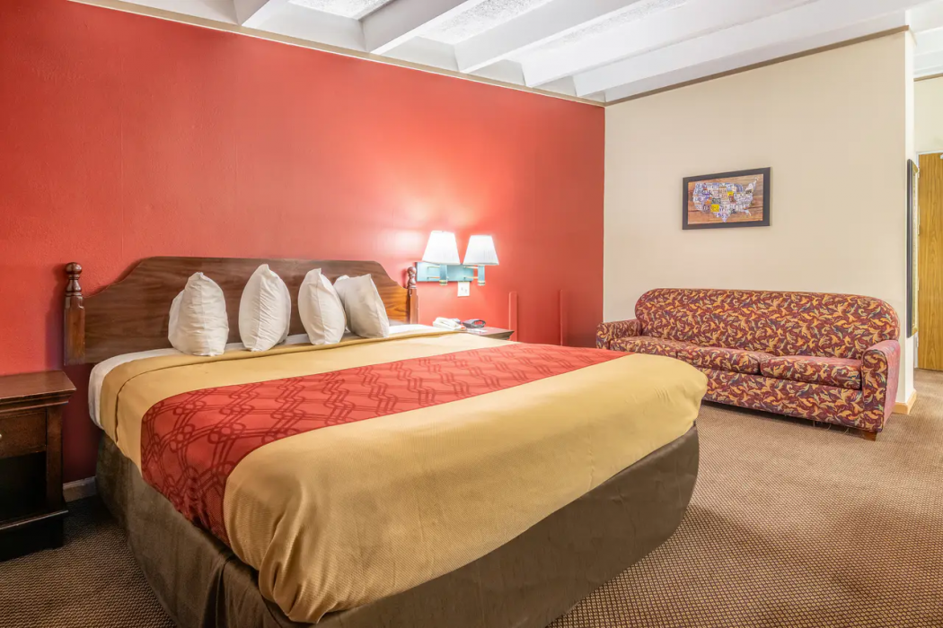 Perry Inn & Suites National Fairground I 75 14/33