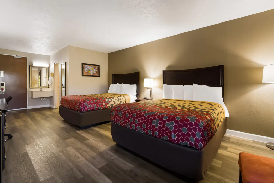 Perry Inn & Suites National Fairground I 75 5/33
