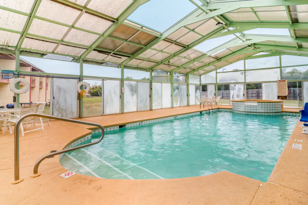 Perry Inn & Suites National Fairground I 75 25/33