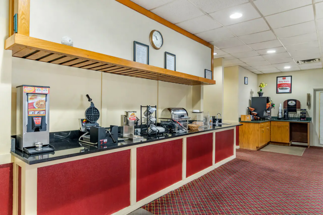 Perry Inn & Suites National Fairground I 75 21/33