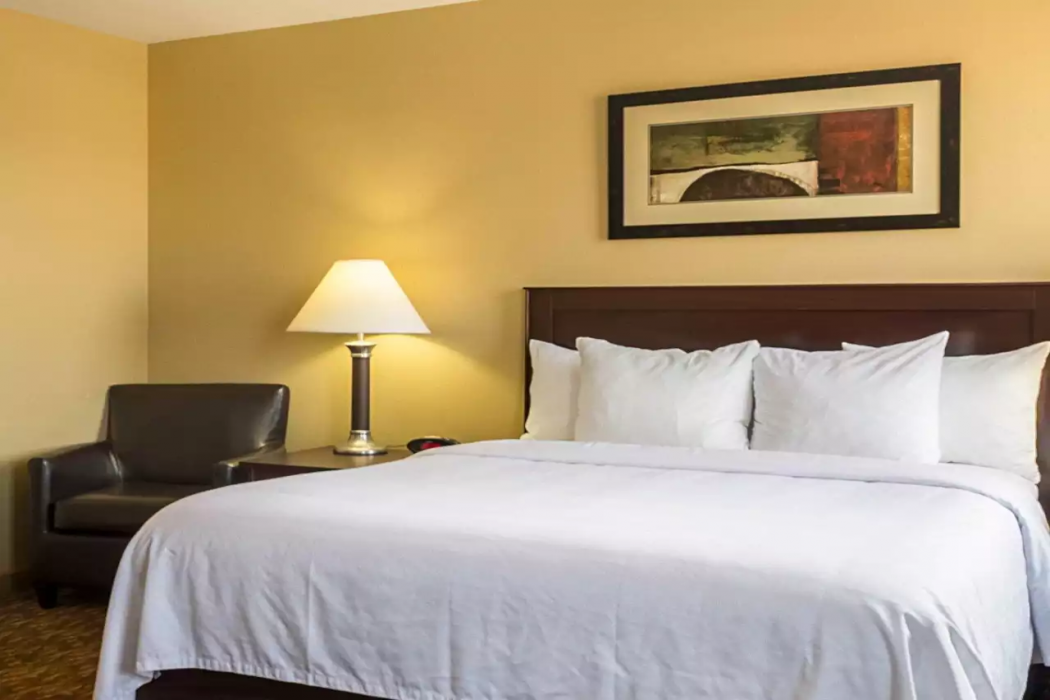MainStay Suites Minot 13/25