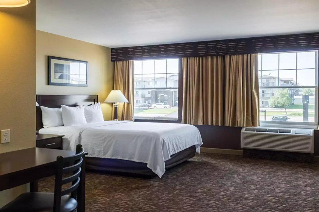 MainStay Suites Minot 14/25