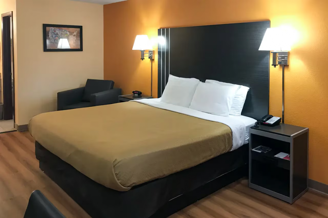 Econo Lodge Purcell 9/18