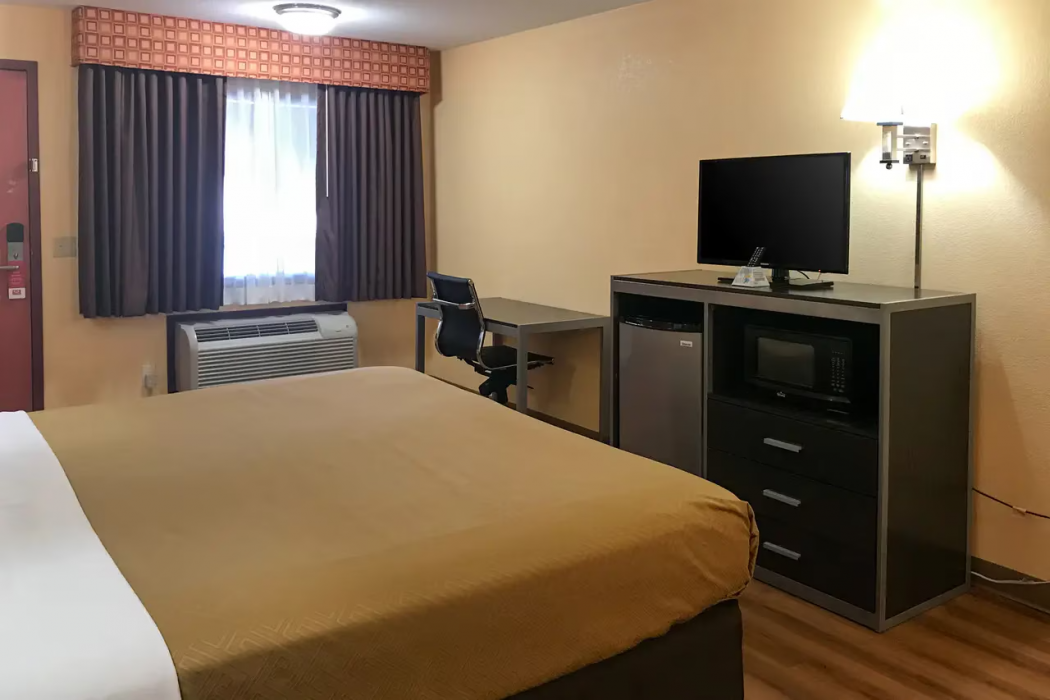 Econo Lodge Purcell 8/18