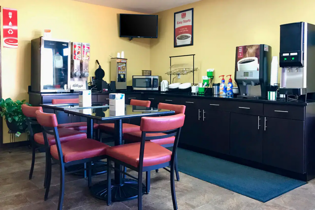 Econo Lodge Purcell 12/18