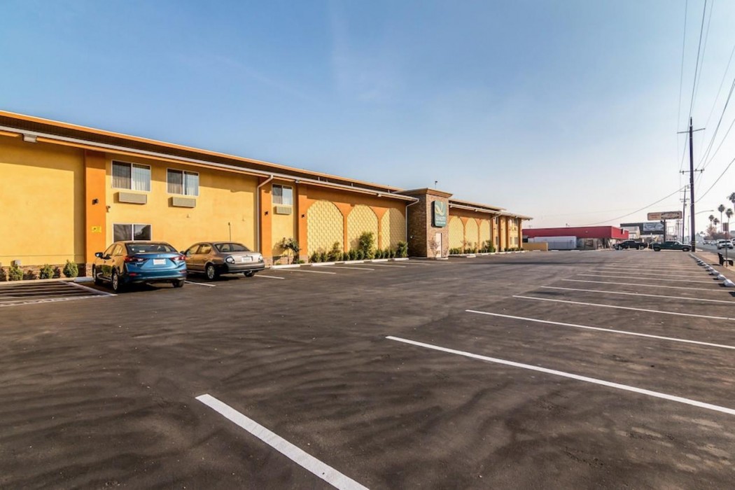 Quality Inn & Suites near Downtown Bakersfield 29/31