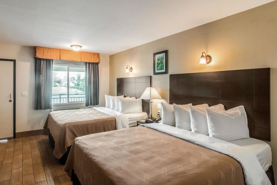 Quality Inn & Suites near Downtown Bakersfield 10/31
