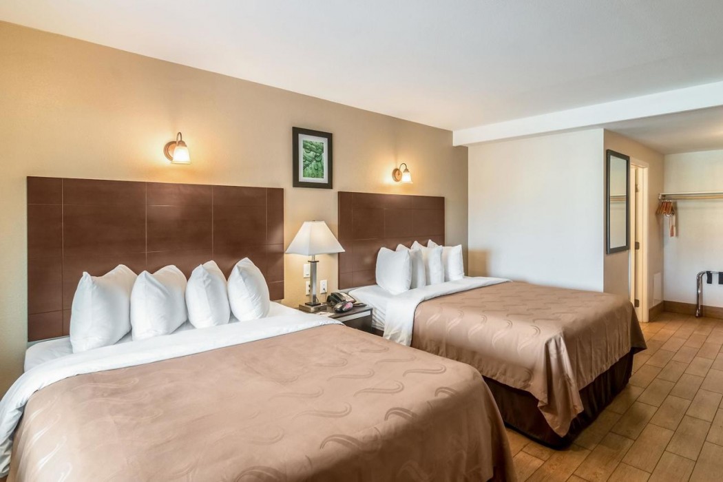 Quality Inn & Suites near Downtown Bakersfield 7/31