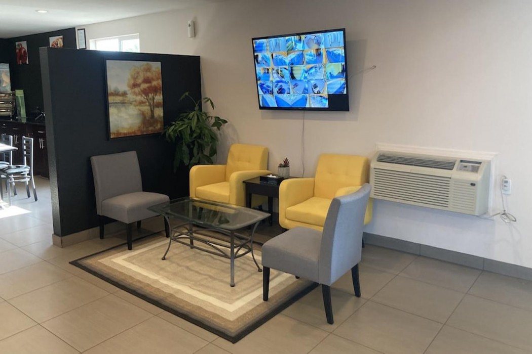 Quality Inn & Suites near Downtown Bakersfield 18/31
