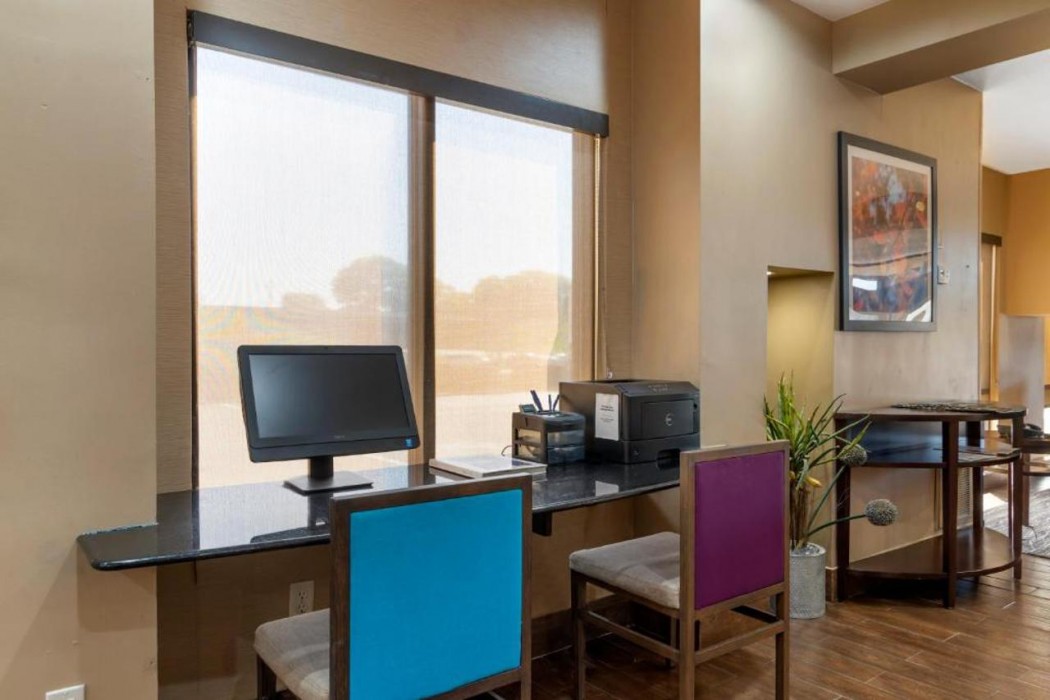 Comfort Suites Locust Grove Atlanta South 9/25