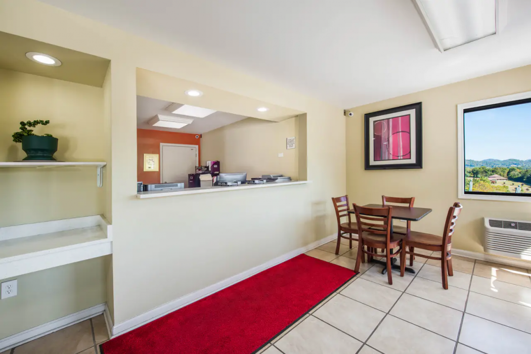 Econo Lodge Waynesville 2/21