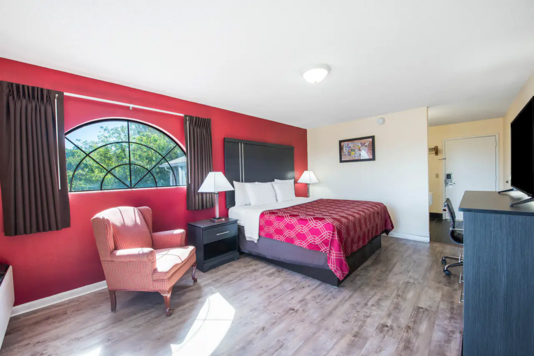 Econo Lodge Waynesville 11/21