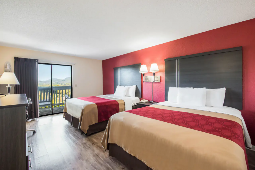 Econo Lodge Waynesville 10/21