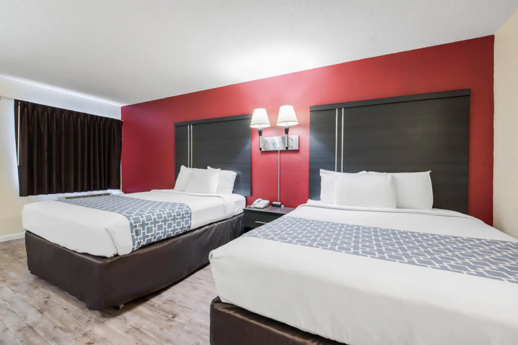 Econo Lodge Waynesville 7/21