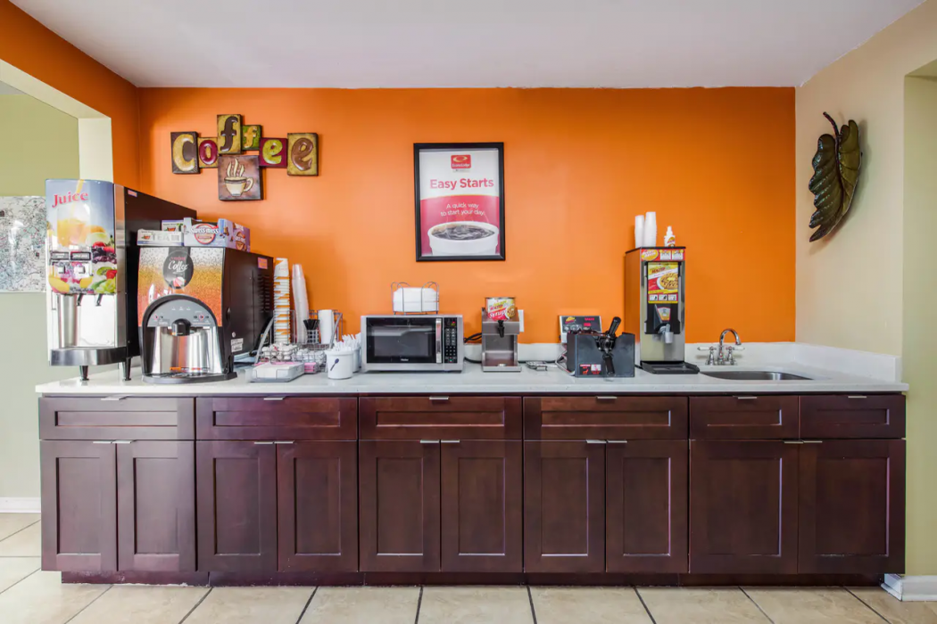 Econo Lodge Waynesville 16/21