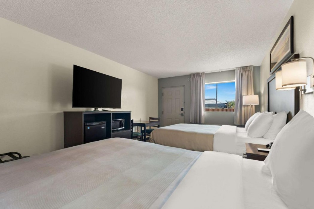 Quality Inn & Suites Dublin 9/25