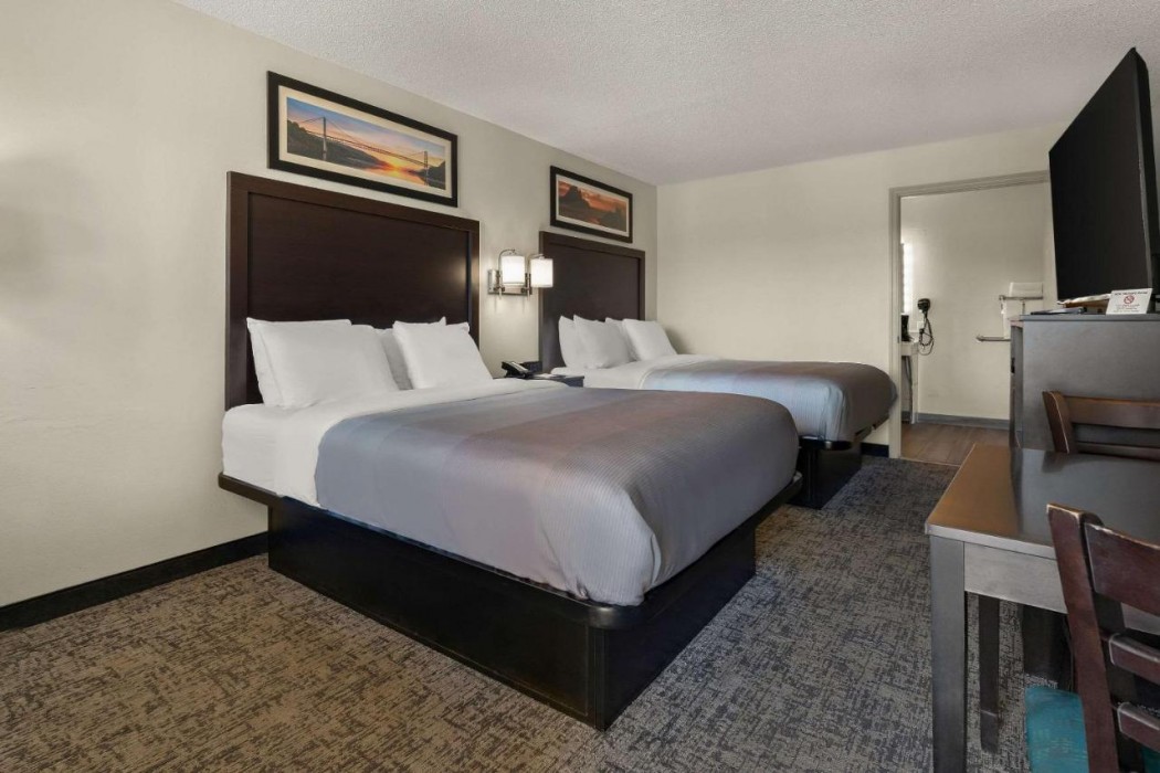 Quality Inn & Suites Dublin 3/25