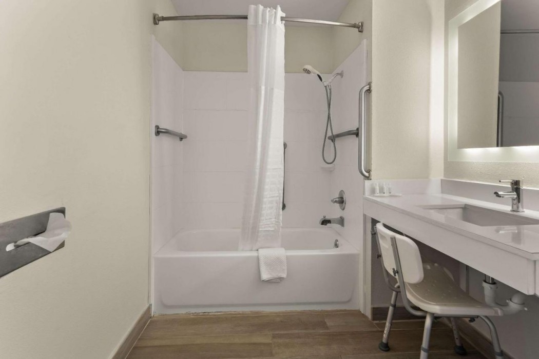 Quality Inn & Suites Dublin 10/25