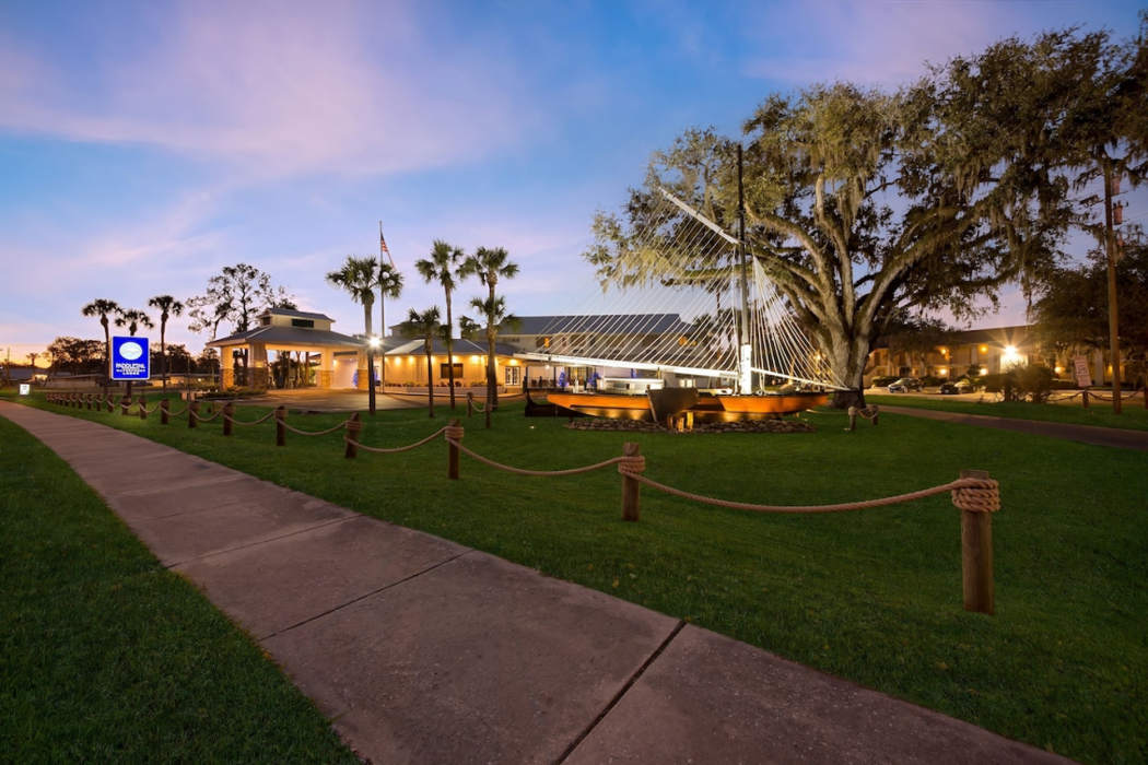 PaddleTail Waterfront Lodge, Trademark Collection by Wyndham 2/67